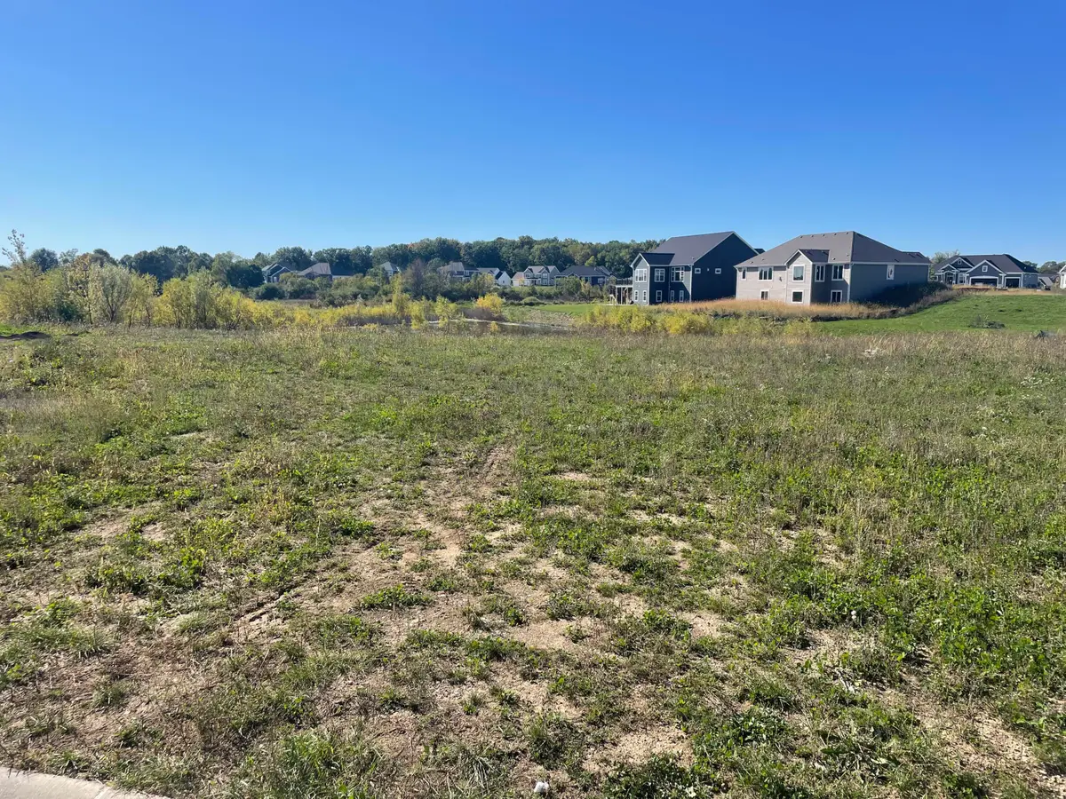 W220N4551 Timber Dr, Pewaukee, WI 53072 - Image #1