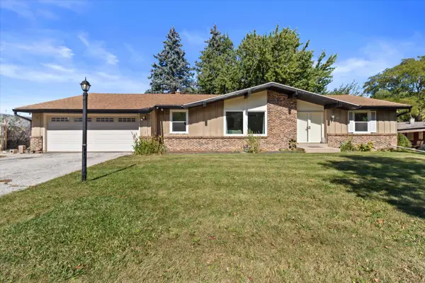 2826 W Green Tree Rd, Glendale, WI 53209