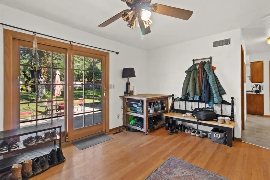 2826 W Green Tree Rd, Glendale, WI 53209 - Image #3