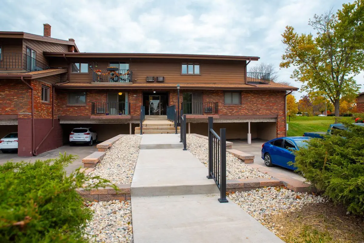 3965 S 84th St, Greenfield, WI 53228 - Image #1