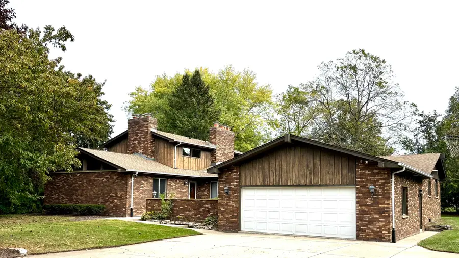 9 Sandalwood Ct, Wind Point, WI 53402 - Image #2