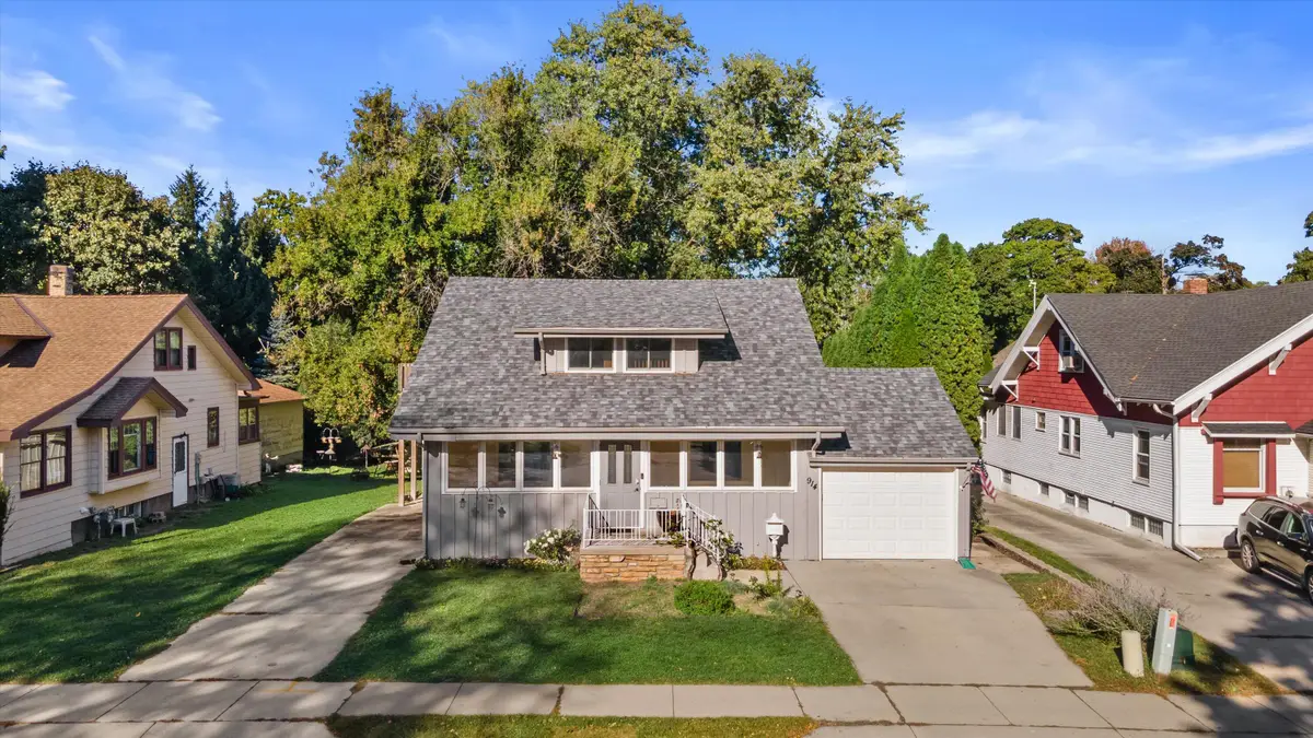 914 W Wisconsin Ave, Oconomowoc, WI 53066 - Image #1