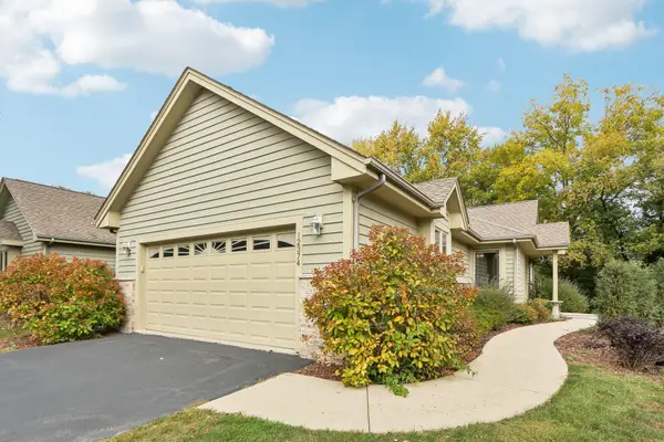 12374 W Waterford Ave, Greenfield, WI 53228