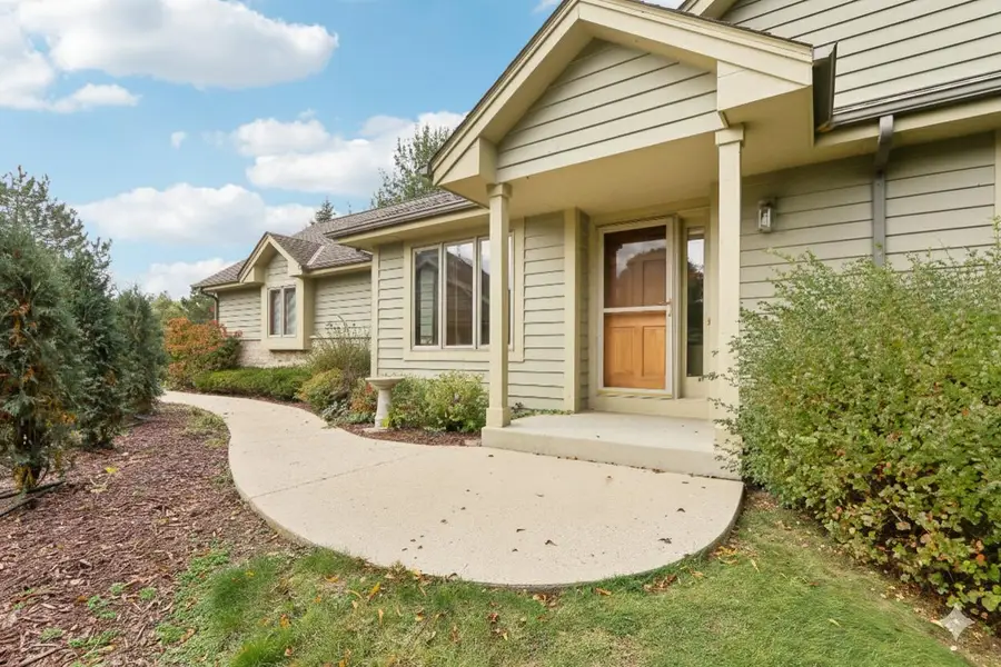 12374 W Waterford Ave, Greenfield, WI 53228 - Image #2