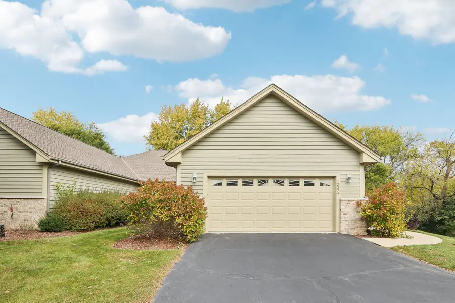 12374 W Waterford Ave, Greenfield, WI 53228 - Image #3