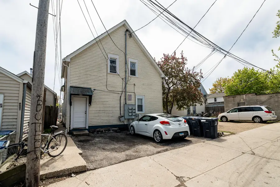 816 E Clarke St, Milwaukee, WI 53212 - Image #3