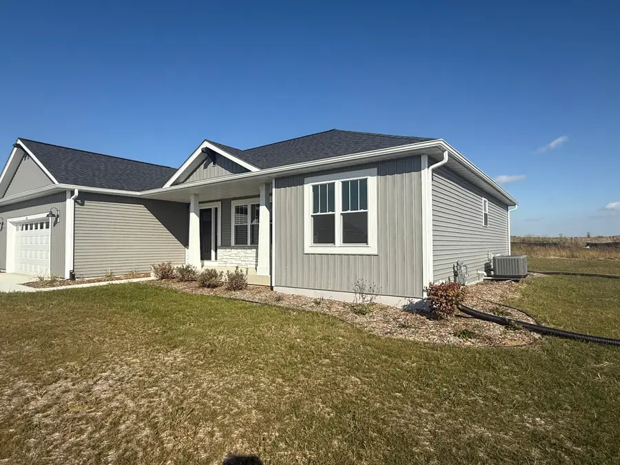 344 Ridgeview Dr, Lake Mills, WI 53551 - Image #3