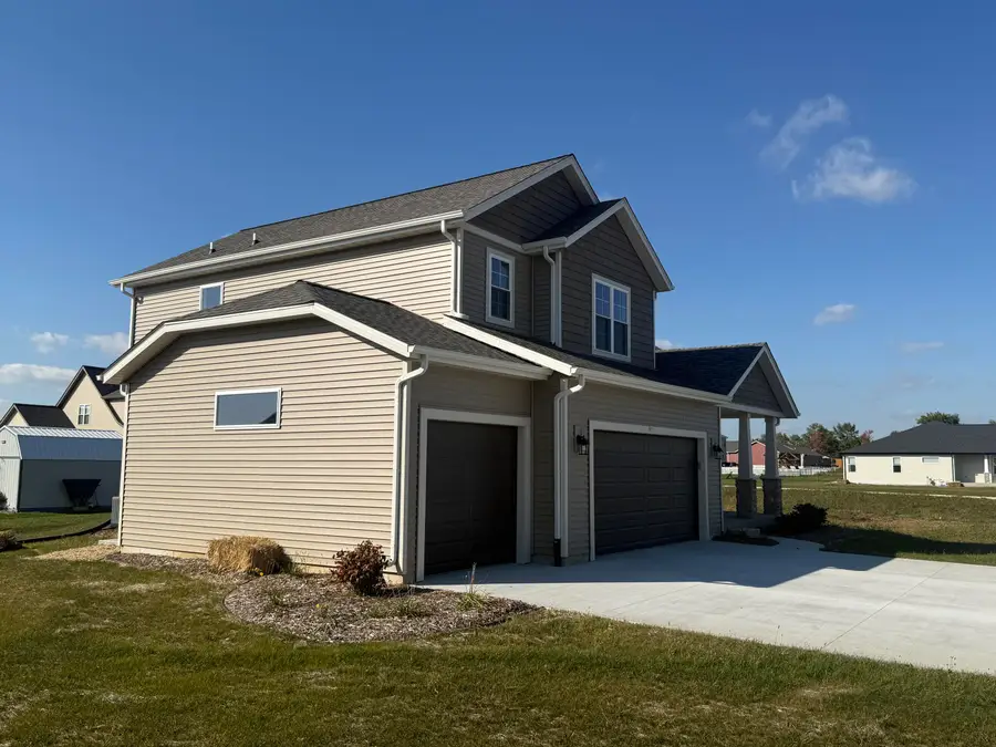 411 Ridgeview Ct, Lake Mills, WI 53551 - Image #2