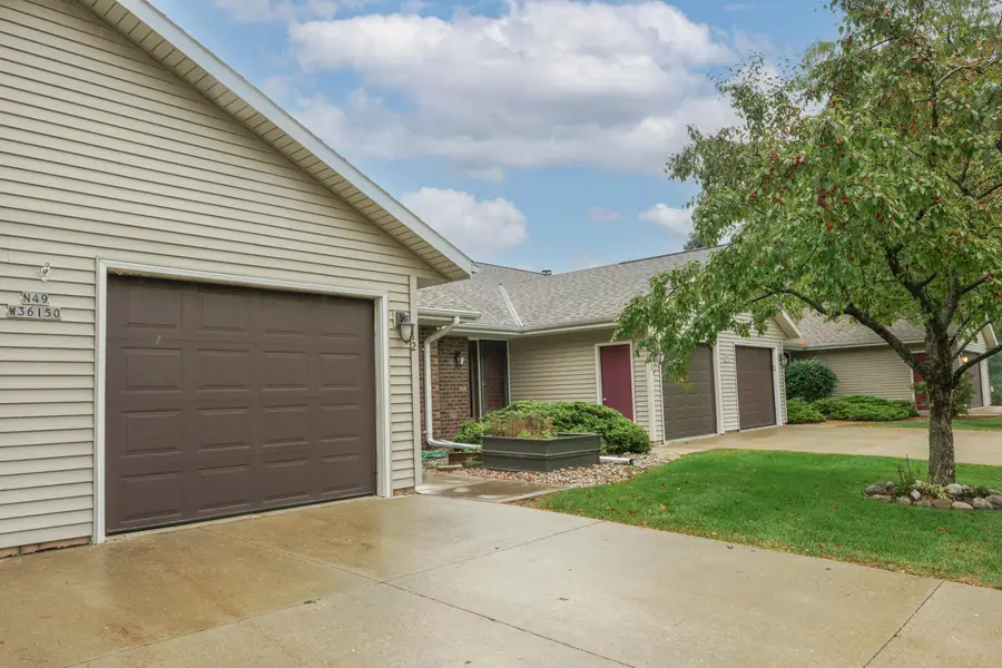 N49W36150 Nottingham Ln, Oconomowoc, WI 53066 - Image #2