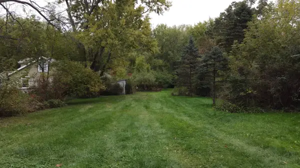 228 Evergreen St, Dousman, WI 53118