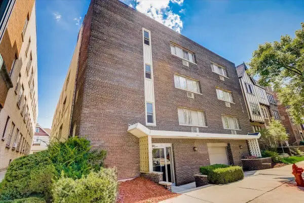 4434 N Oakland Ave, Shorewood, WI 53211