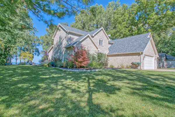 5100 Streich Ln, Black Wolf, WI 54902