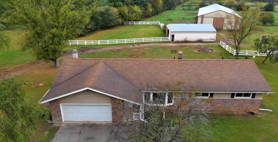 N6314 Paradise Dr, Spring Prairie, WI 53105 - Image #2