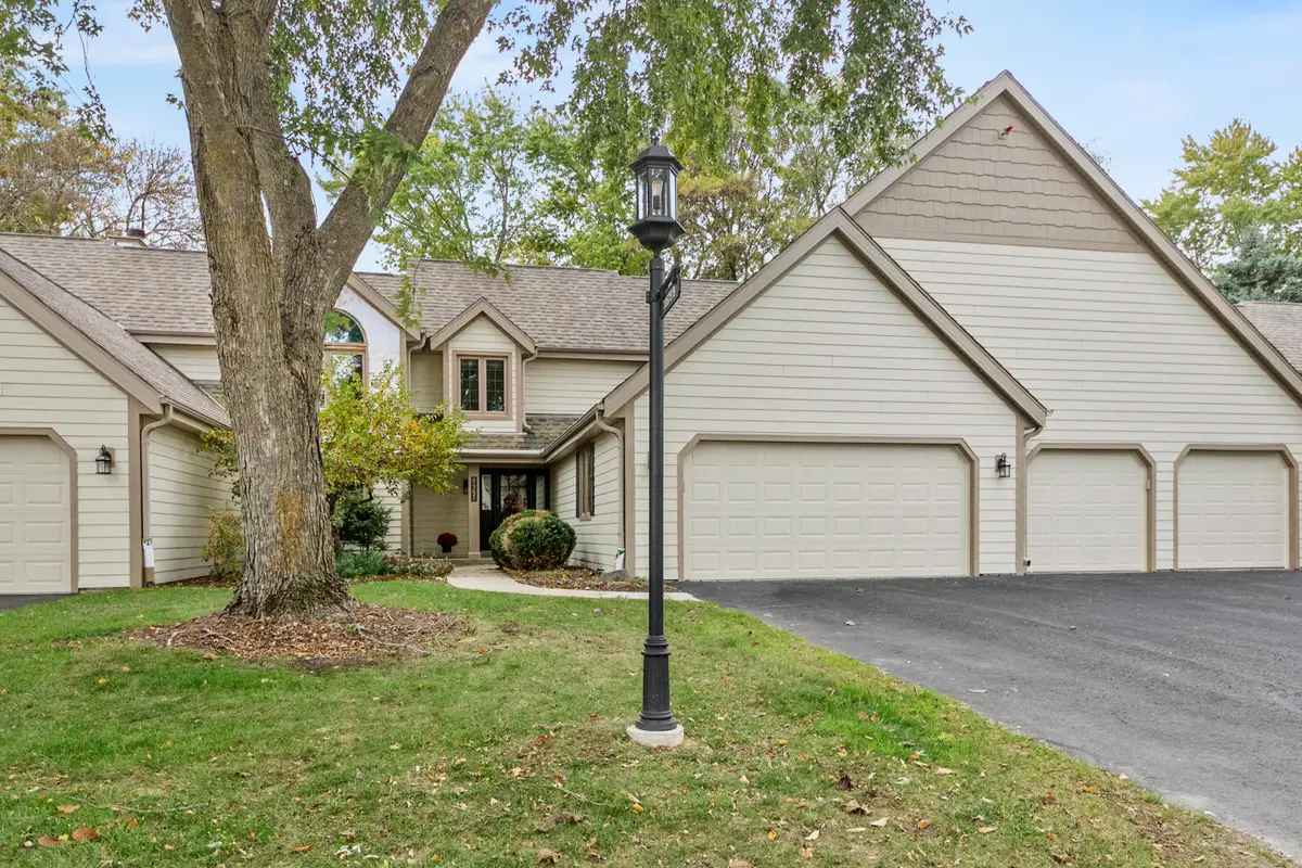 18675 St Andrew Ln, Brookfield, WI 53045 - Image #1