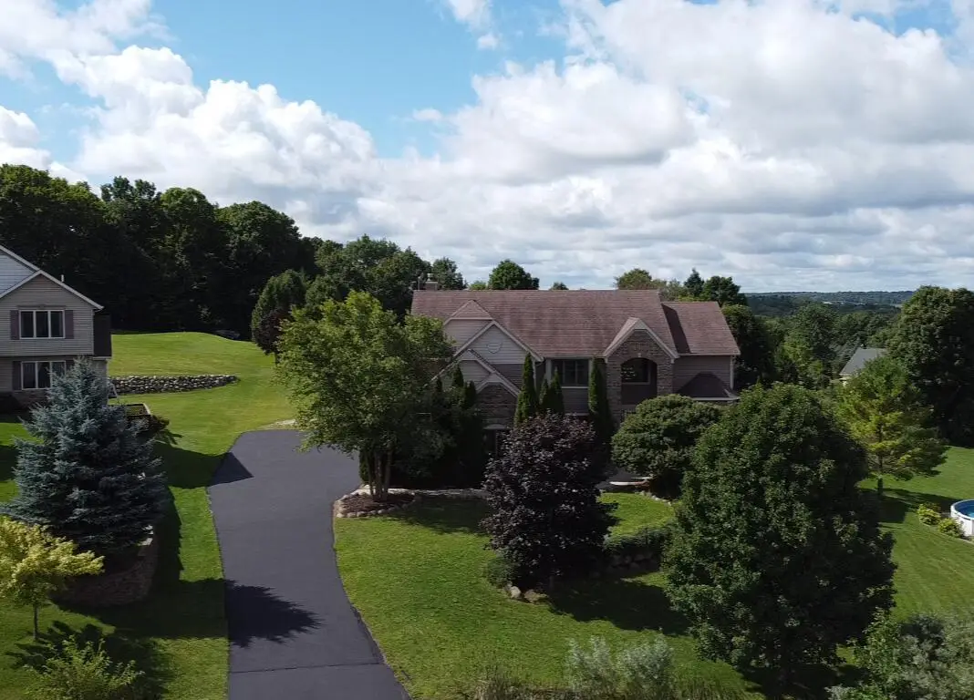 585 Overlook Pass, Farmington, WI 53021 - Image #1