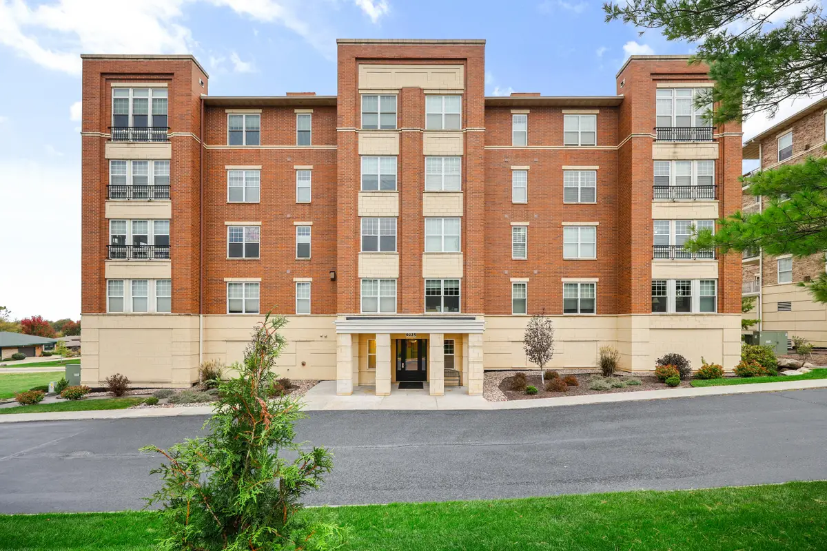 9225 Crosswinds Ln, Madison, WI 53593 - Image #1