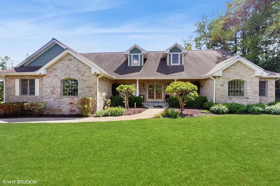 2917 Bridlepath Ct, Lyons Town, WI 53147 - Image #2