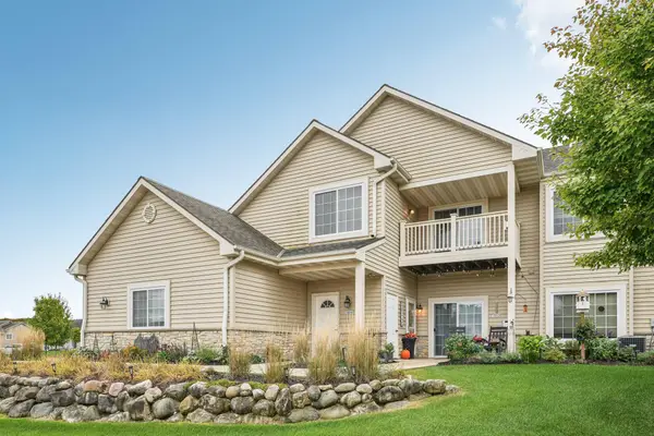 21864 N Weather Edge Cir, Lannon, WI 53046