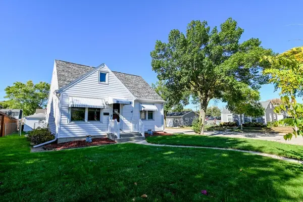 1105 S 113th St, West Allis, WI 53214