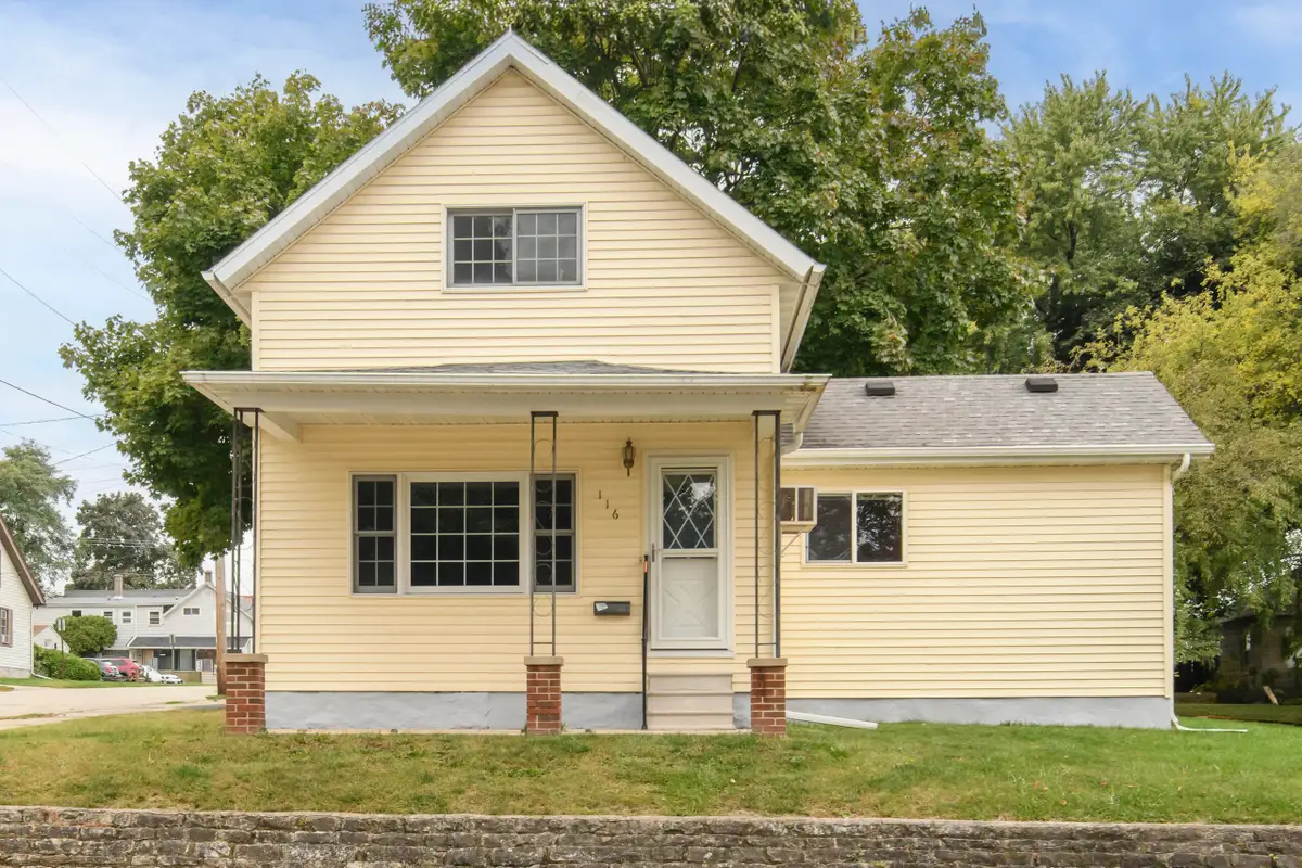 116 Rosendale St, Beaver Dam, WI 53916 - #1