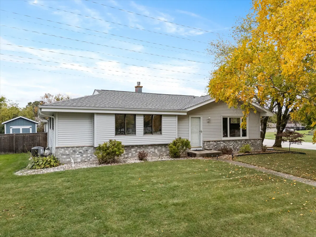 600 Deer Pass Rd, Saukville, WI 53080 - Image #1