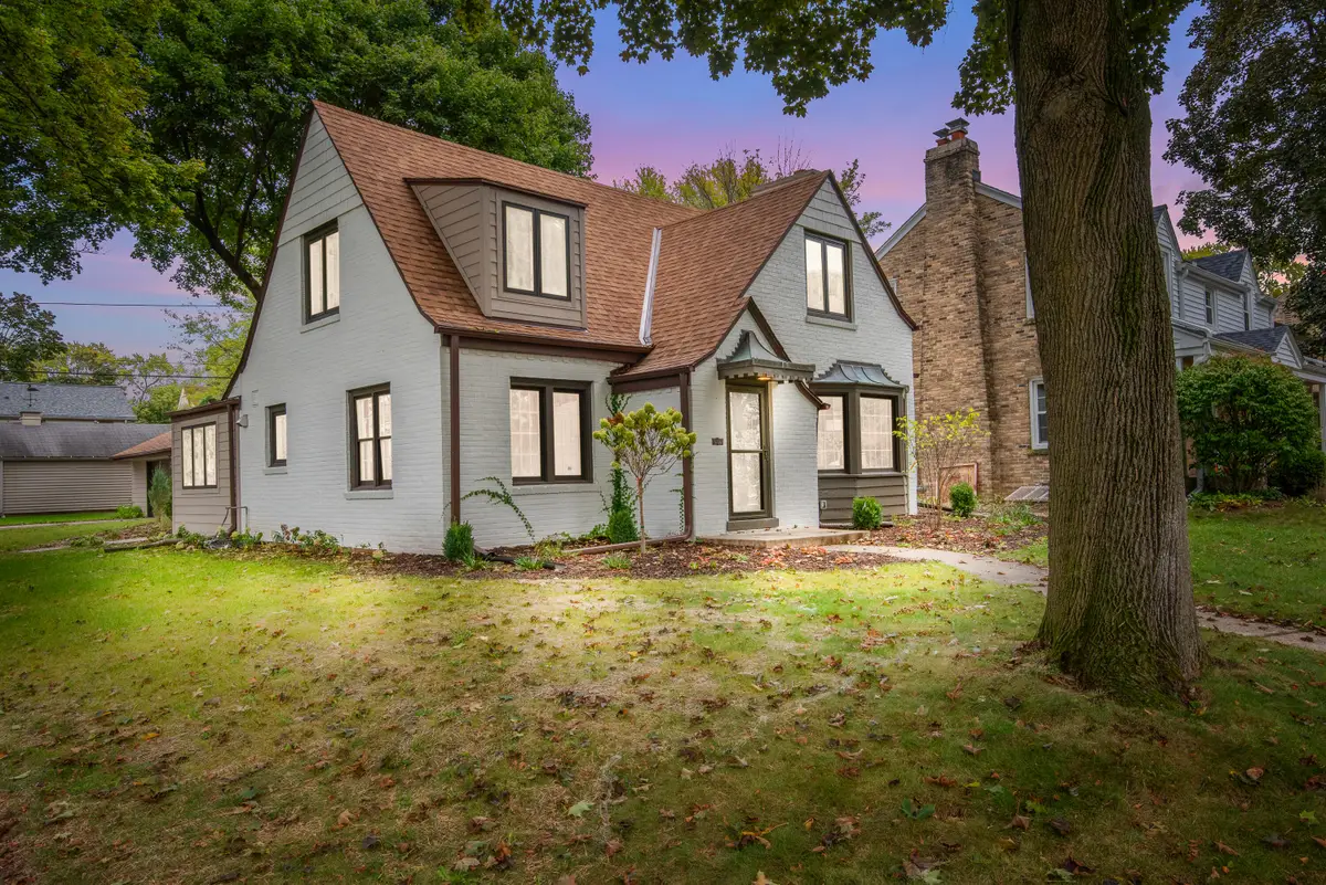 2578 N 88th St, Wauwatosa, WI 53226 - Image #1