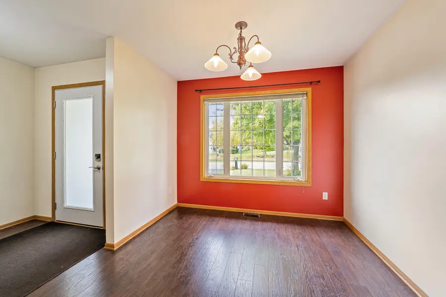 465 Fox Ln, Walworth, WI 53184 - Image #3