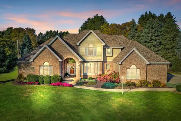 4 Lake Pointe Cir, Wind Point, WI 53402