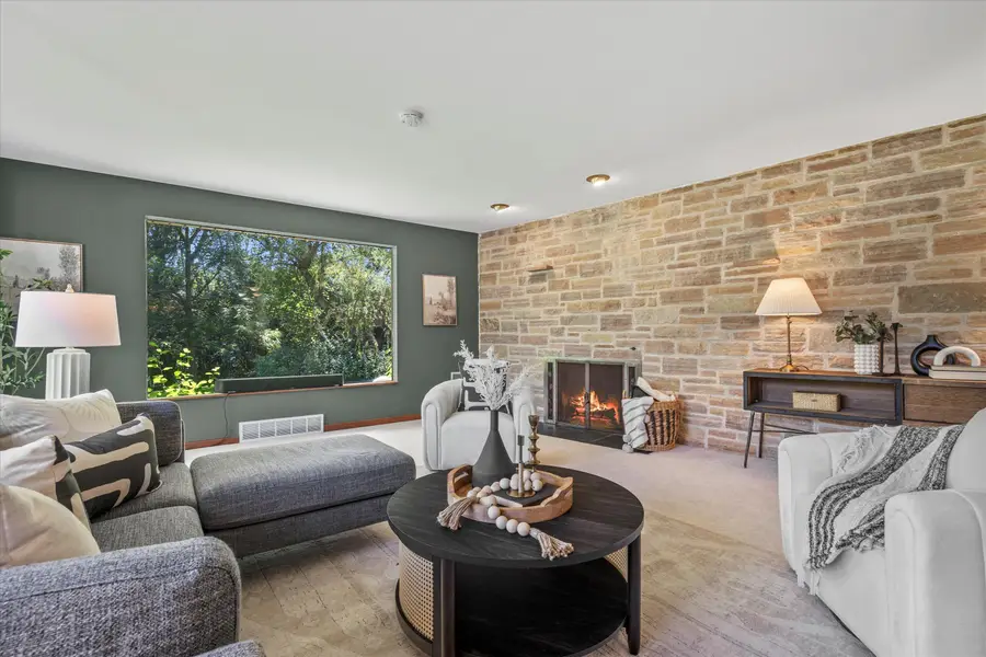 2416 W Dean Ct, River Hills, WI 53217 - Image #3