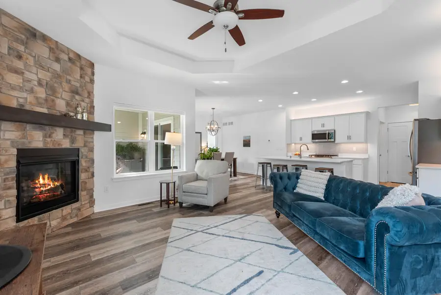 757 Bridlewood Dr, Hartford, WI 53027 - Image #3