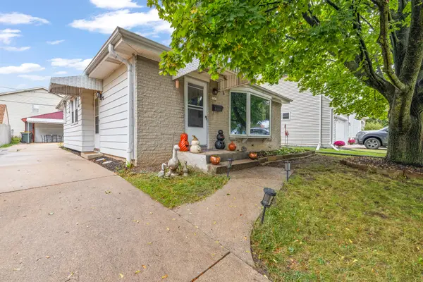 2343 S 95th St, West Allis, WI 53227