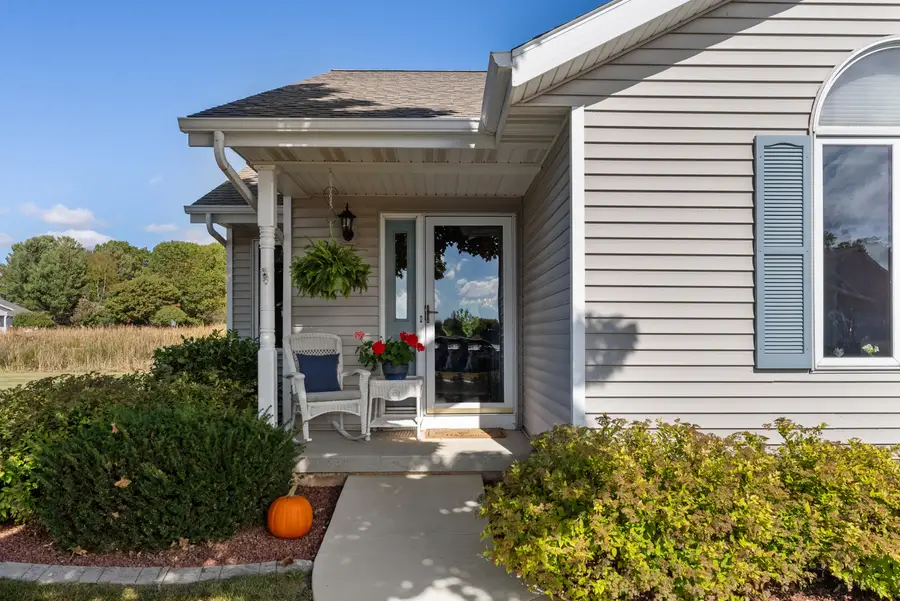 1510 Blue Heron Dr, Two Rivers, WI 54241 - Image #2