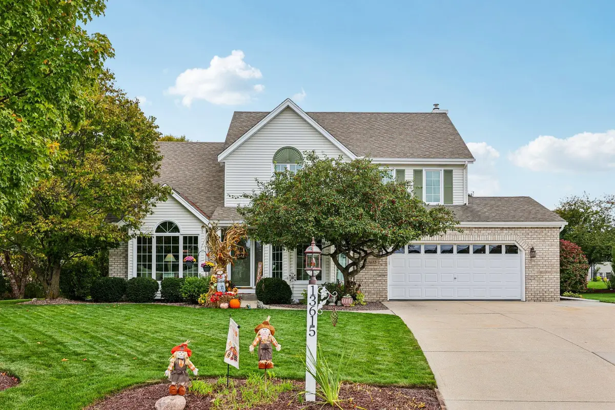 13615 W Kelton Ct, New Berlin, WI 53151 - Image #1