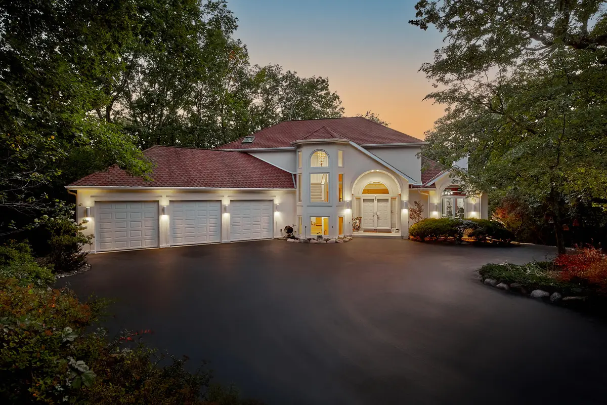 2822 Moelter Dr, Lyons Town, WI 53147 - Image #1