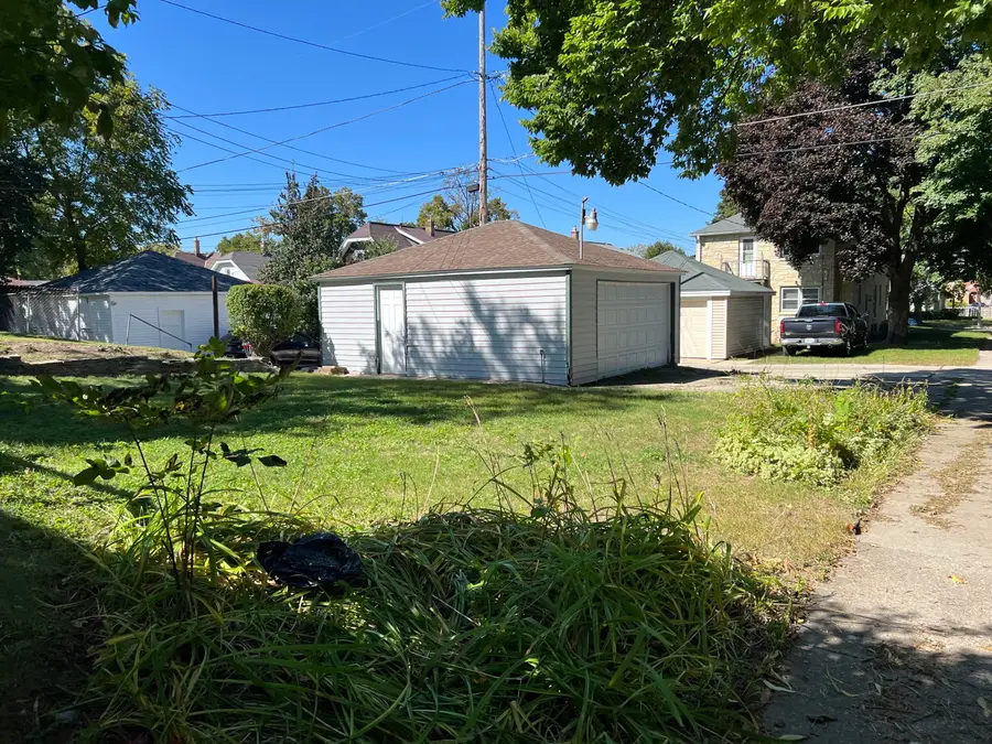 6402 W Girard Ave, Milwaukee, WI 53210 - Image #2
