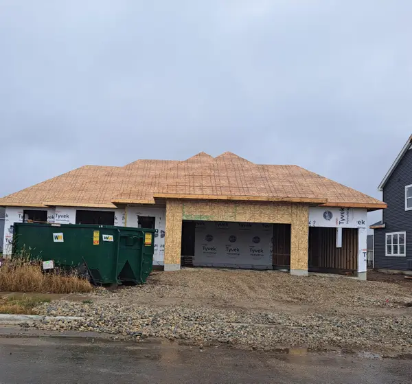 1283 Wild Rye Ln, Oconomowoc, WI 53066