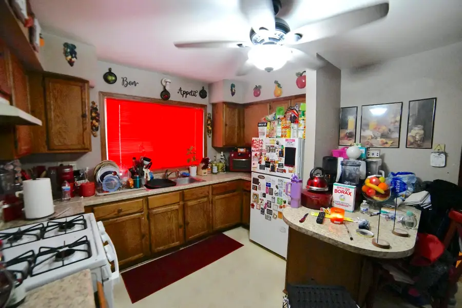 2104 S 71st St, West Allis, WI 53219 - Image #2