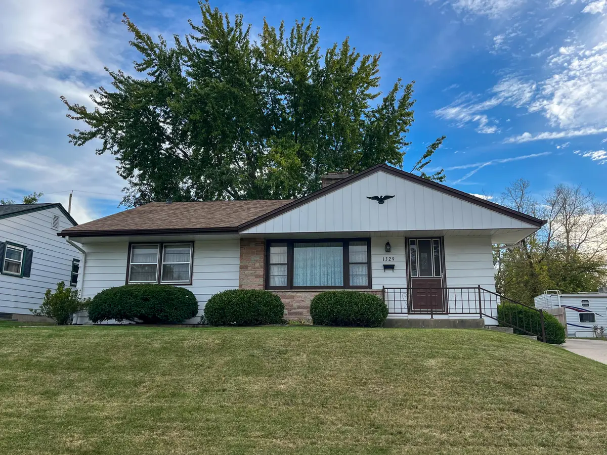 1329 Drexel Blvd, South Milwaukee, WI 53172 - Image #1