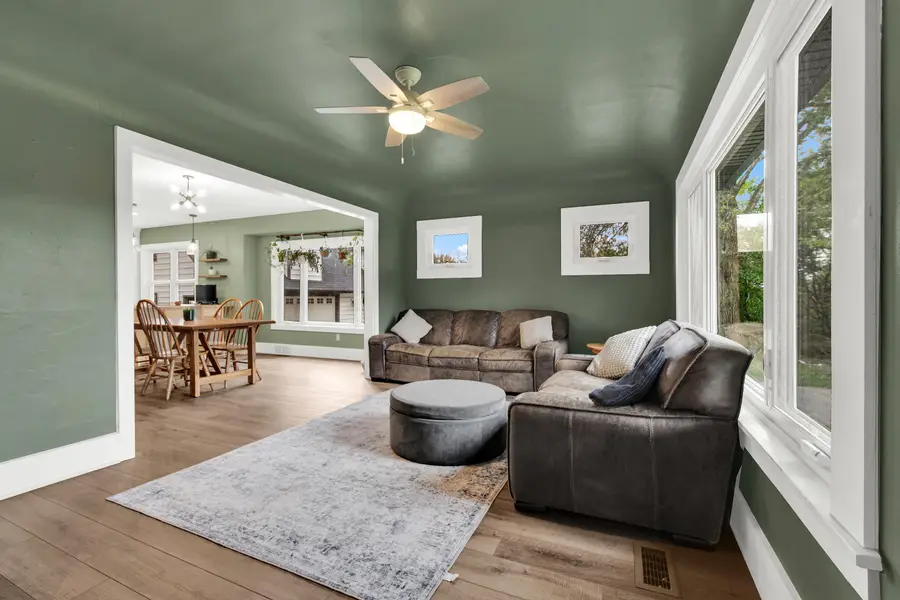 420 Kettle Moraine Dr N, Slinger, WI 53086 - Image #2