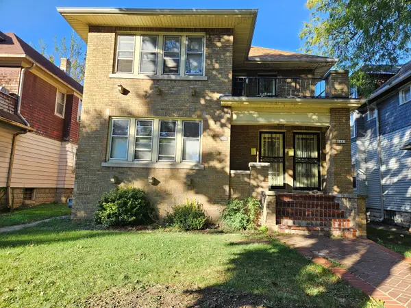 2445 N 50th St, Milwaukee, WI 53210