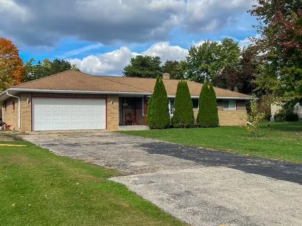 212 W State Rd, North Prairie, WI 53153