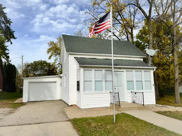 1130 W Main St, Princeton, WI 54968