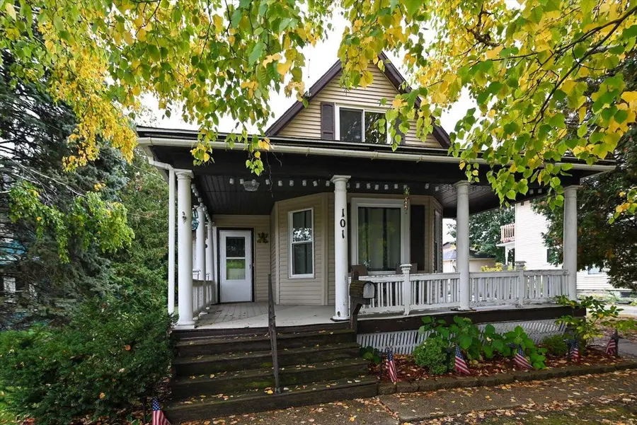 101 Valley St, Horicon, WI 53032 - Image #3