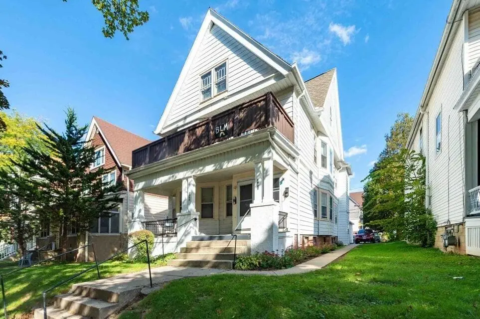 2962 N Cramer St, Milwaukee, WI 53211 - Image #1