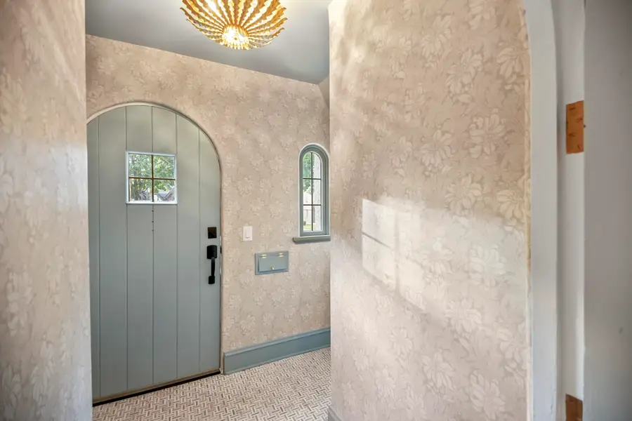 6054 N Bay Ridge Ave, Whitefish Bay, WI 53217 - Image #2