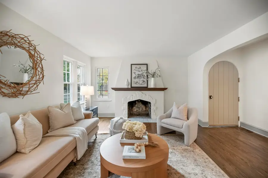 6054 N Bay Ridge Ave, Whitefish Bay, WI 53217 - Image #3