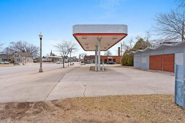 2106 Washington St, Two Rivers, WI 54241