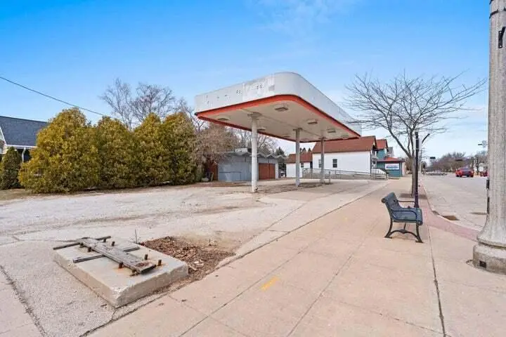 2106 Washington St, Two Rivers, WI 54241 - Image #3