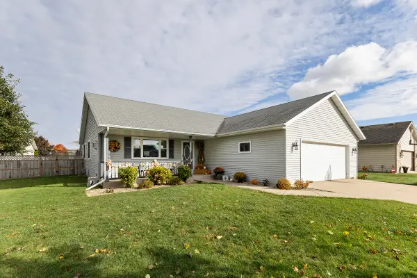 1526 Radhika St, Fort Atkinson, WI 53538