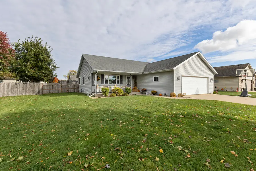1526 Radhika St, Fort Atkinson, WI 53538 - Image #2
